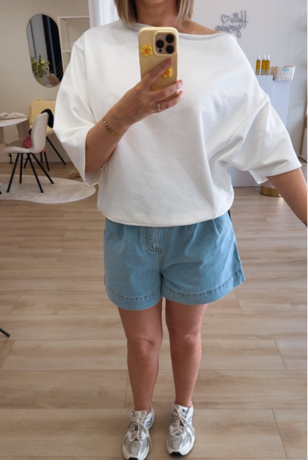 T-shirt pull off shoulder wit
