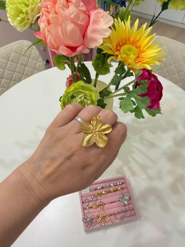 ring bloem goudkleur