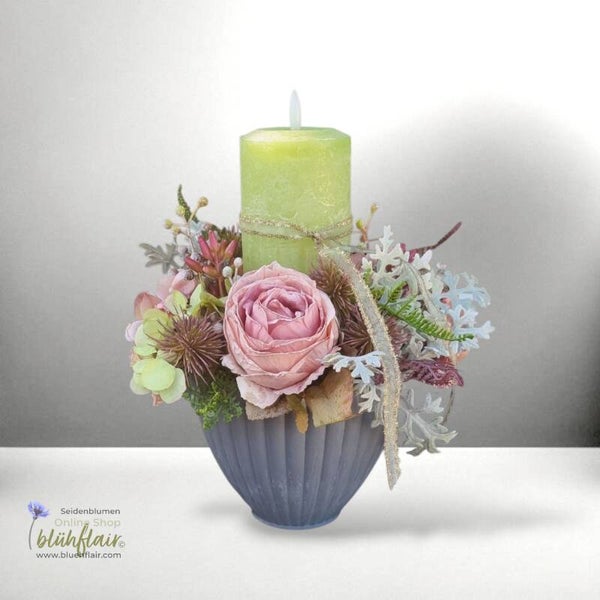 Seidenblumen Arrangement: Herbstgesteck mit Kerze - Herbstlicht - ⌀27xH32