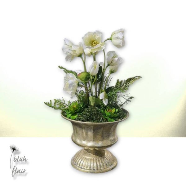 Seidenblumen Gesteck - Winter: Christrosen im Metall Gefäß - "Christrosengruß" (alt-Silber) - ⌀16xH33cm