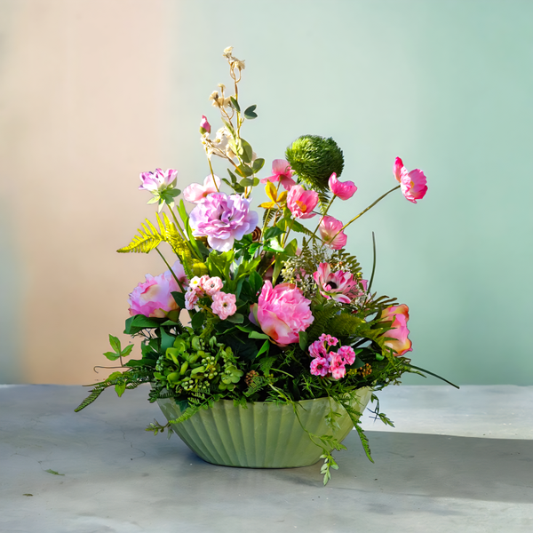 Sommergesteck Seidenblumen: Pfingstrosen in Schale - "Sommer-Sinfonie" - L45xB35xH64