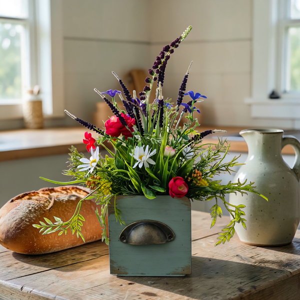 Sommergesteck Seidenblumen: Blumenwiese in Schublade - "Wiesengruß" - L21xB21xH34