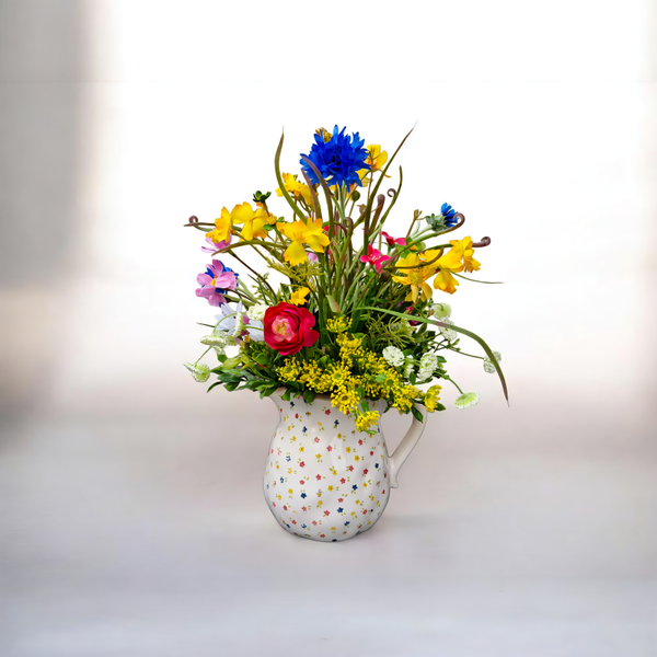 Sommergesteck Seidenblumen: Sommerblumen im Krug - "Sommerwiese" - ⌀27xH39