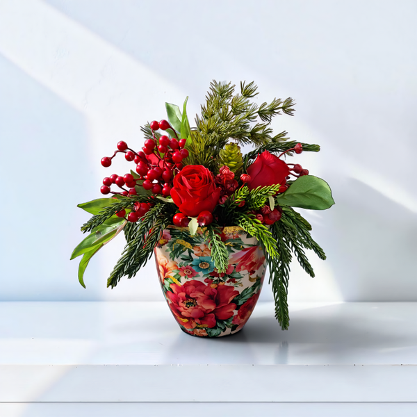 Wintergesteck Seidenblumen: Rote Seidenrosen im Blumengefäß - "Rosentraum 2" - D24xH26