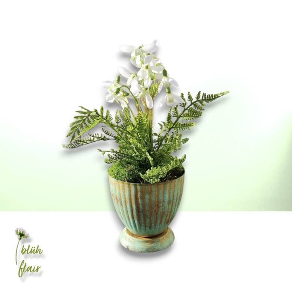 Seidenblumen Gesteck - Frühjahr: Schneeglöckchen im Metall Gefäß - "Schneeglöckchen-Moos" (alt-Bronze) - ⌀18xH35cm