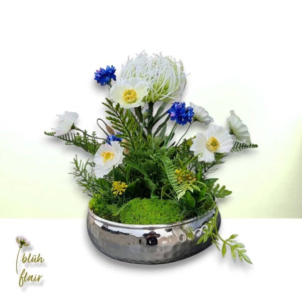 Seidenblumen Gesteck - Sommer: Mohnblumen in Silberschale - "Weißer Mohntraum" - ⌀25xH29cm