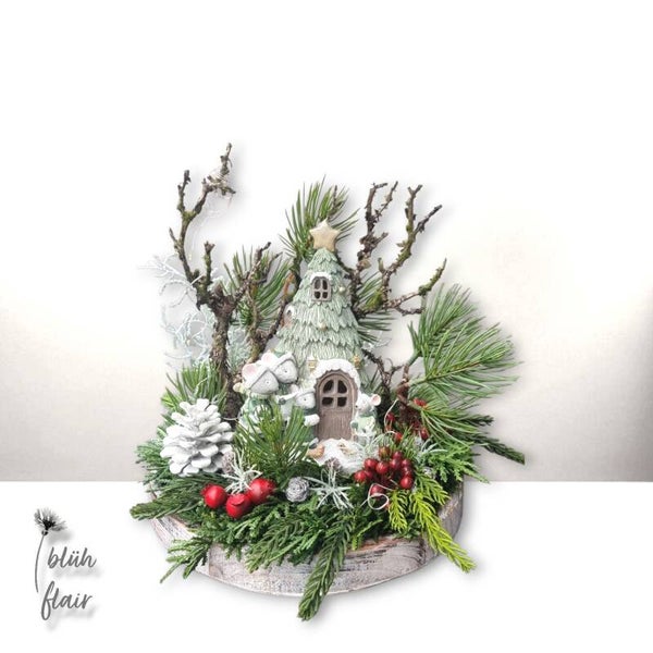 Weihnachtsarrangement: Tannenkranz mit Mäusefamilie - Die Mäusefamilie Im Winterwald Nr.2 - ⌀23xH25