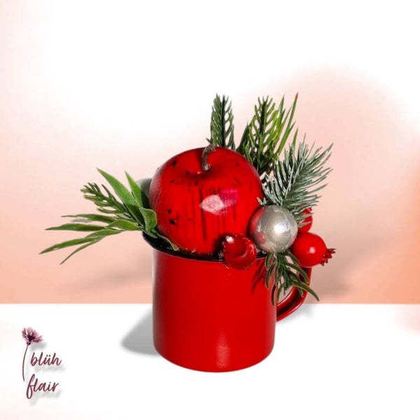 Weihnachtsarrangement: Apfel in Tasse - Apfeltee - ⌀11xH12
