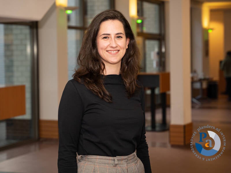 portretfoto van Jasmijn van de Rozenberg