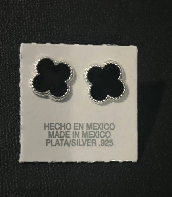 Black onys clover earrings
