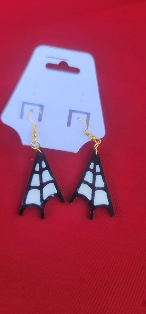 Black/White Web Earrings