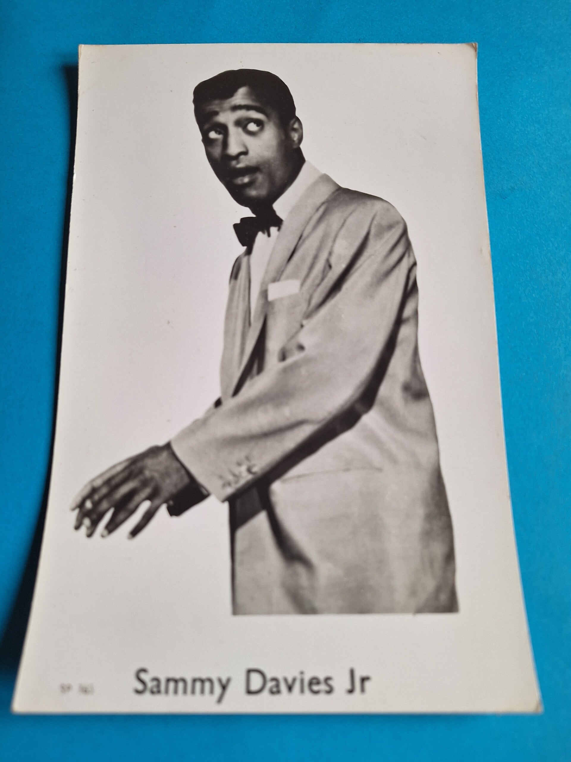 SAMMY DAVIS JR REAL GLOSSY PHOTO CARD 1950s 1960s SIZE APPROX  13CM X 19CM FROM TILLEYS OF SHEFFIELD