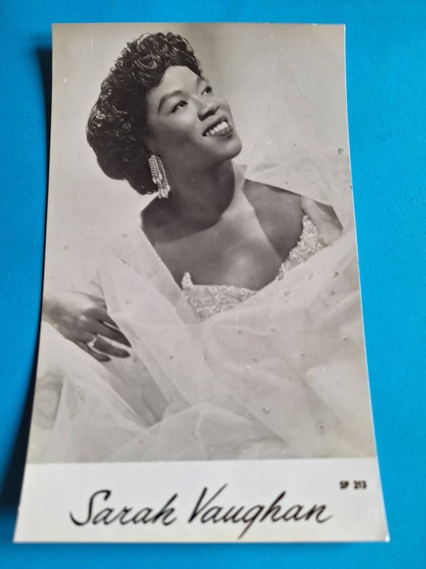 SARAH VAUGHAN  REAL GLOSSY PHOTO CARD 1950s 1960s SIZE APPROX  13CM X 19CM FROM TILLEYS OF SHEFFIELD