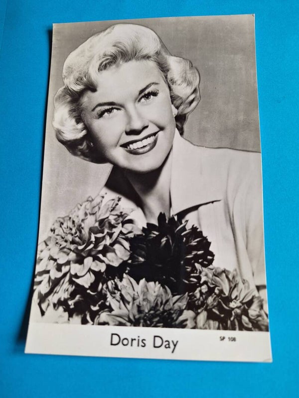 DORIS DAY REAL GLOSSY PHOTO CARD 1950s 1960s SIZE APPROX  13CM X 19CM FROM TILLEYS OF SHEFFIELD