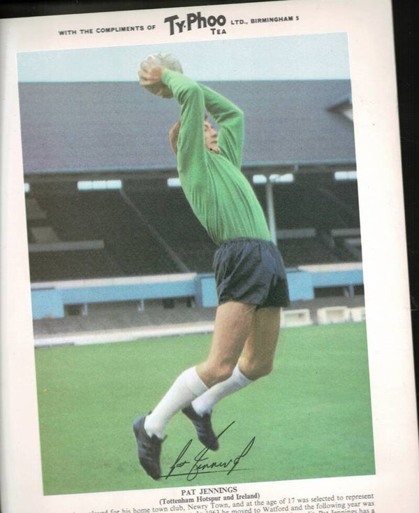TYPHOO PREMIUM ISSUE FOOTBALL CARD PAT JENNINGS