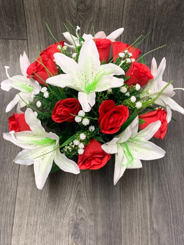 Red rose and ivory lily