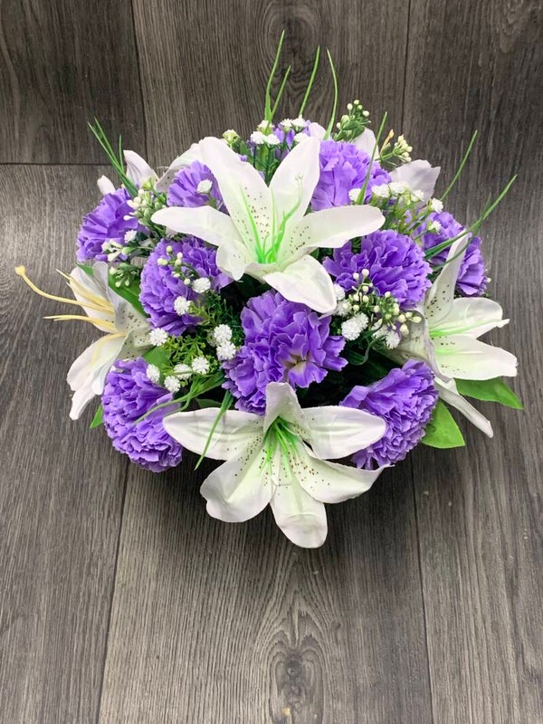 Lilac carnations and ivory lily