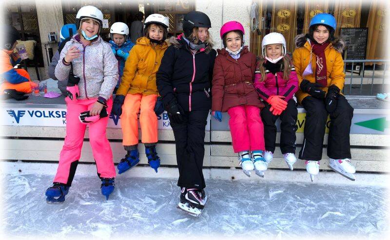 Eislaufen auf dem Rathausplatz Villach