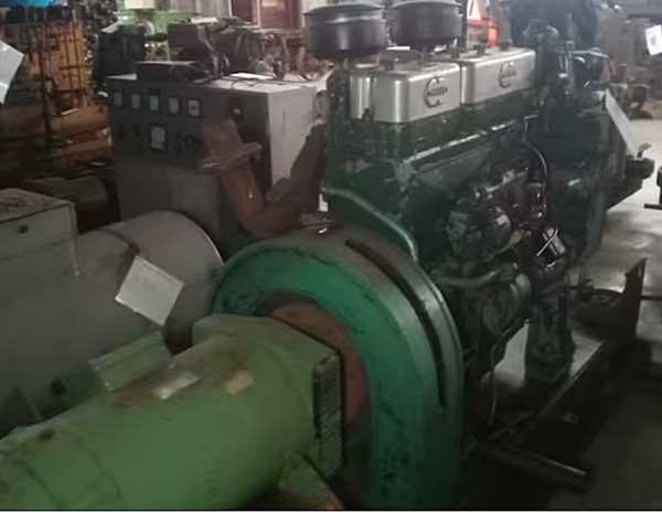 Kromhout met generator