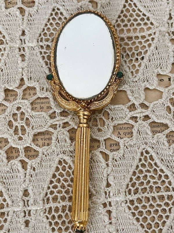 Miroir à main doré style néo-classique aux perles émeraude