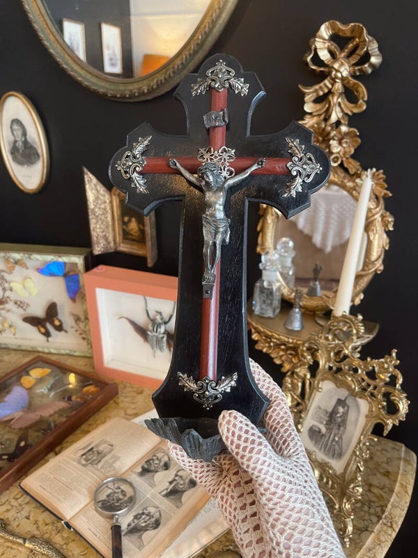 Crucifix en bois