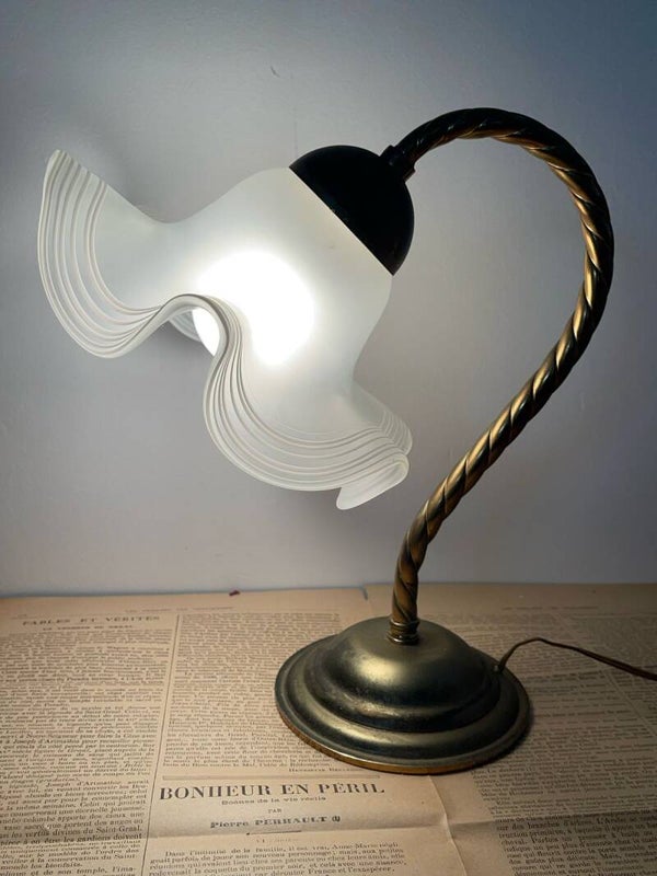 Lampe fleur en laiton – Style Art Nouveau