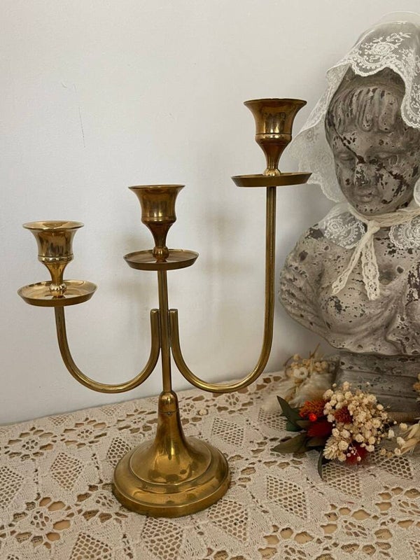 Bougeoir triptyque, lignes pures et allure sculpturale