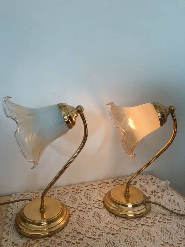 Paire de petites lampes tulipes – Métal doré et verre en fleur