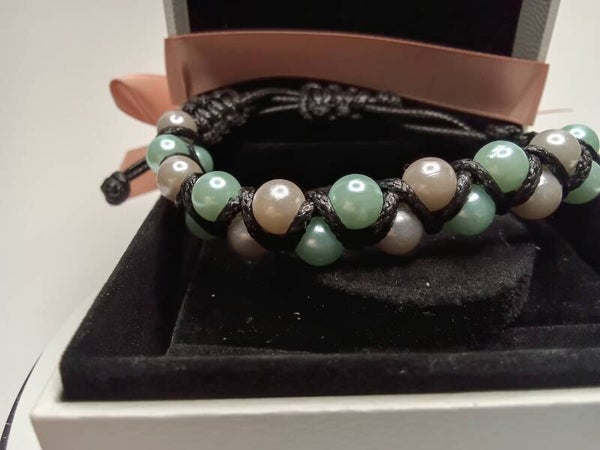 Lederarmband schwarz mit mint und weißen Kugeln