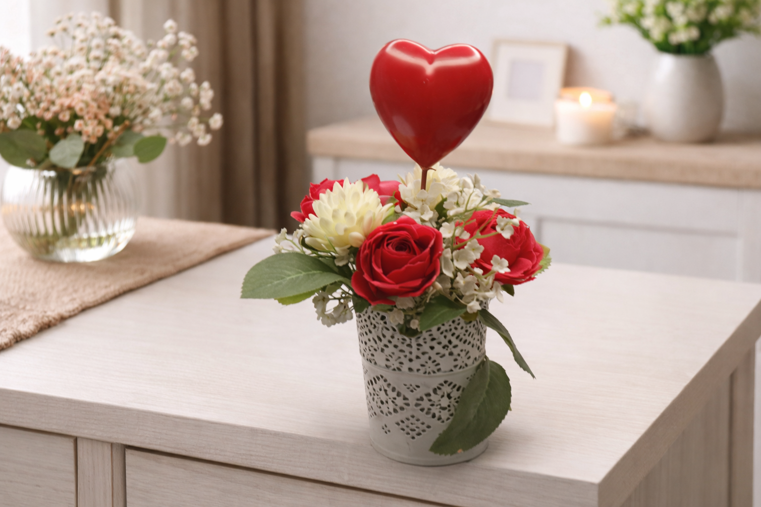 Gesteck Blumenstrauß mit Herz