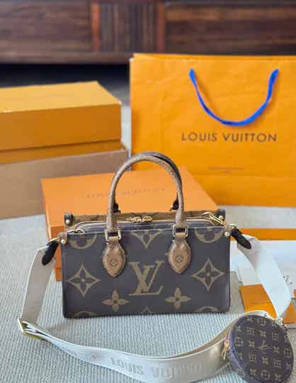 Crossbody purse