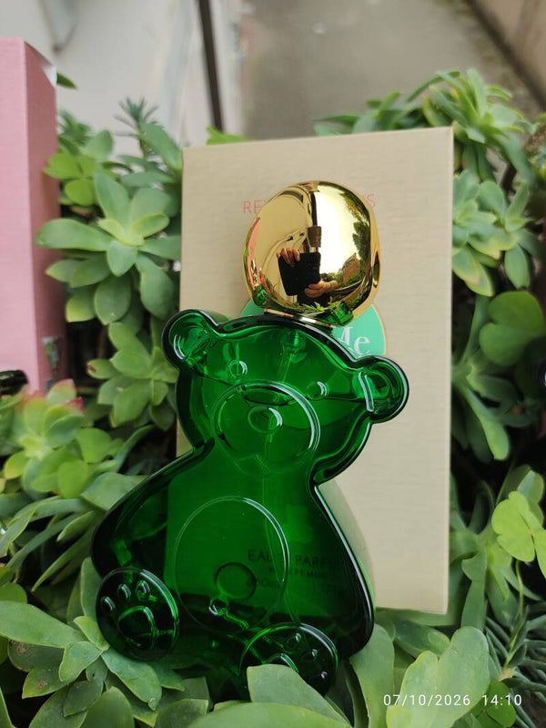 eau de parfum love me emerald Reyes Queens