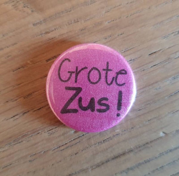 Magenta: Grote Zus!