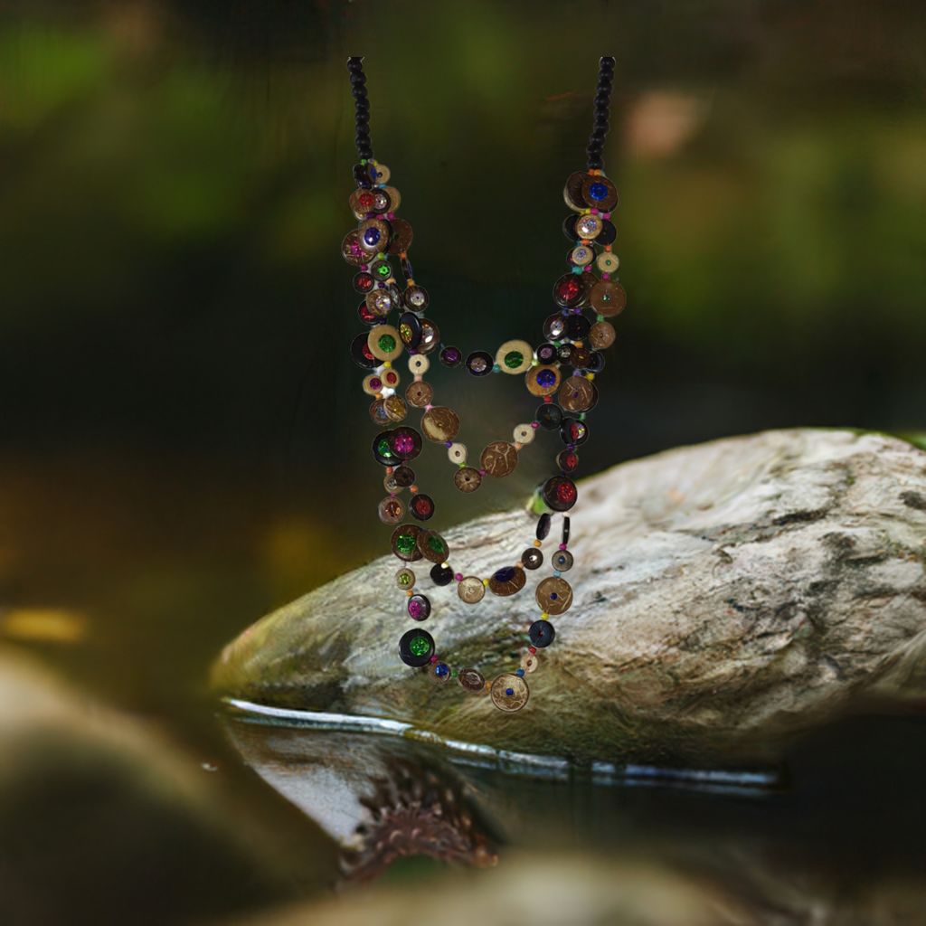 Bunte Halskette im Vintage - Stil