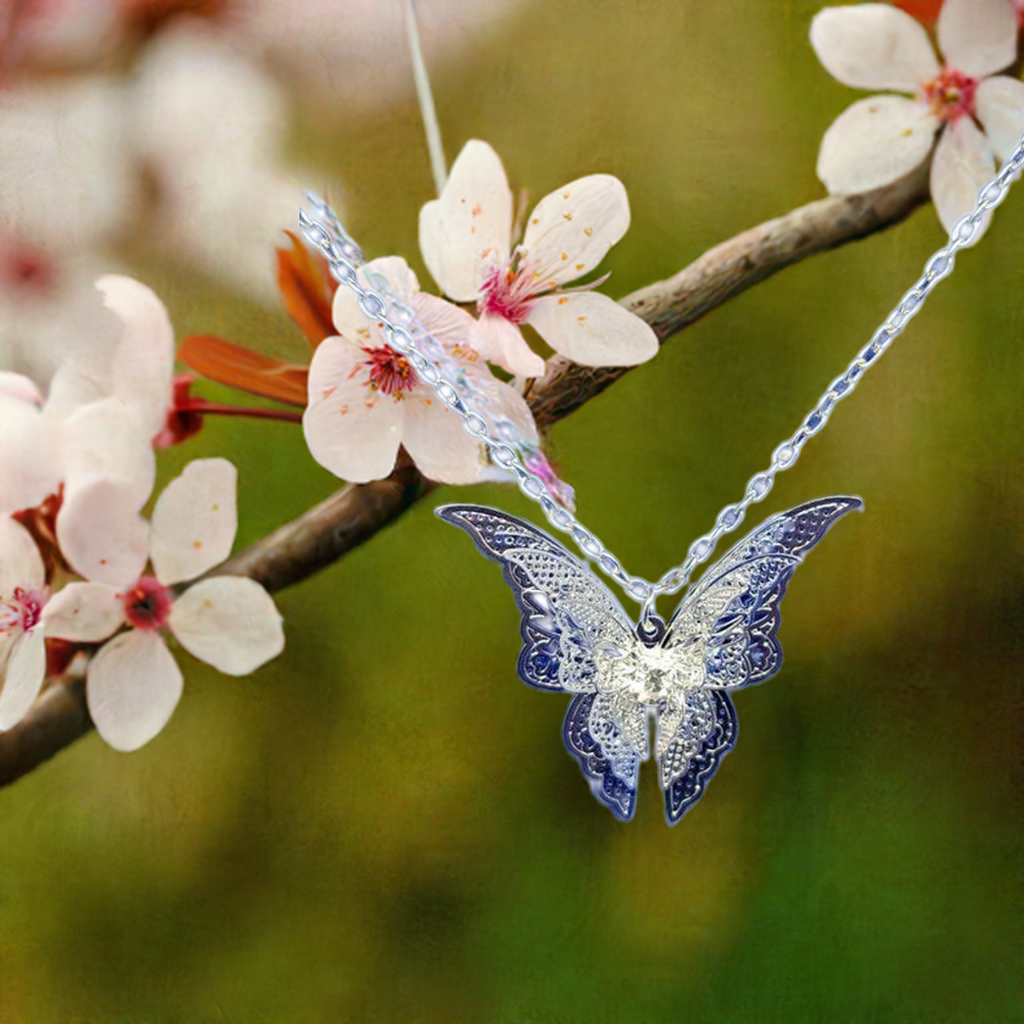 Halskette mit Schmetterling
