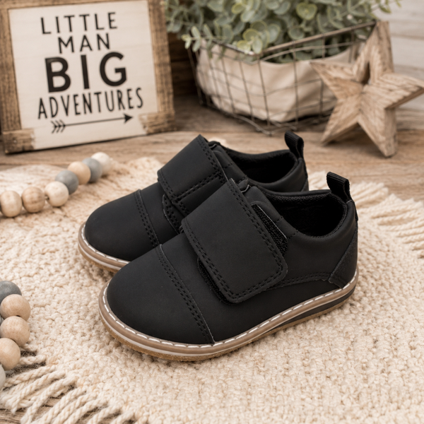 Car & Jack Adonis shoes Size 5 baby