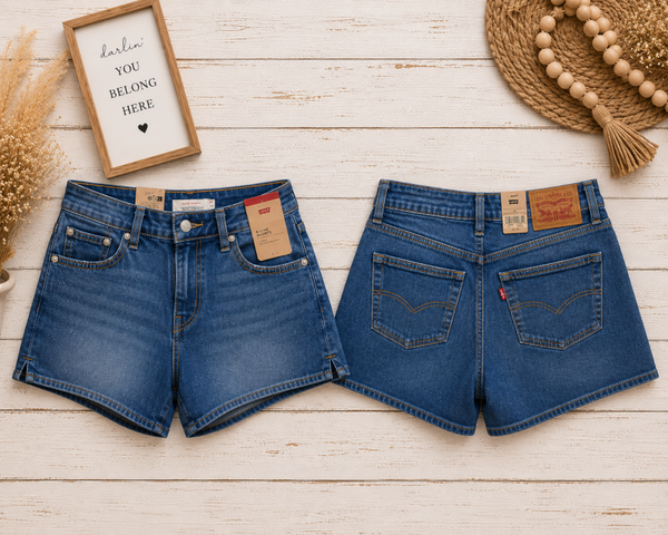 Levis A-line medium wash denim shorts Size 28