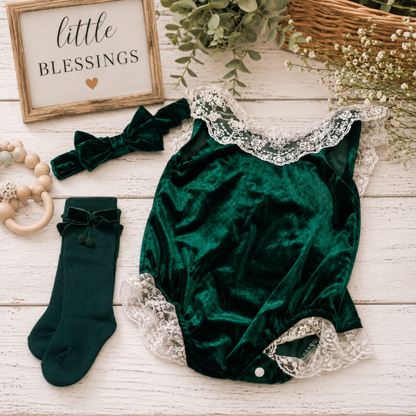 Emerald green velvet body suit set Size 6-12mo