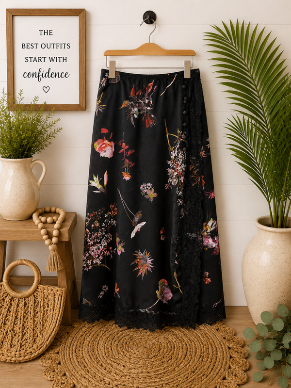 Victoria’s Secret black printed skirt Size Medium