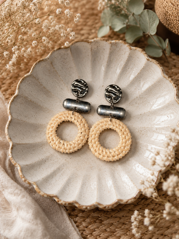 Elegant post style earrings