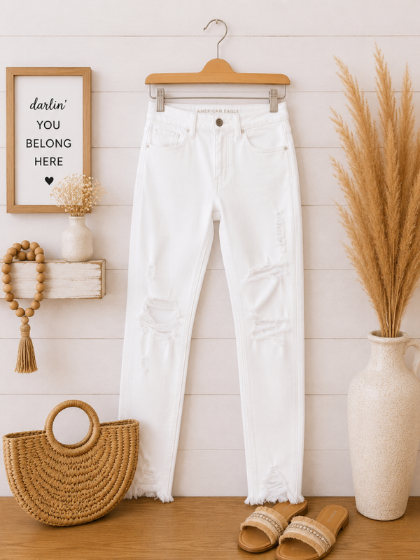 American Eagle white distressed jeans Size 6