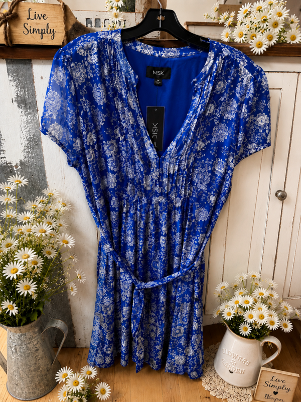 MSK Blue & White mid length dress with tie Size 18, NWT.
