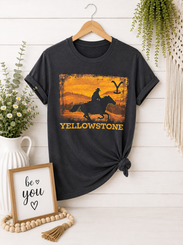Horse Yellow Stone black graphic tee Size Medium