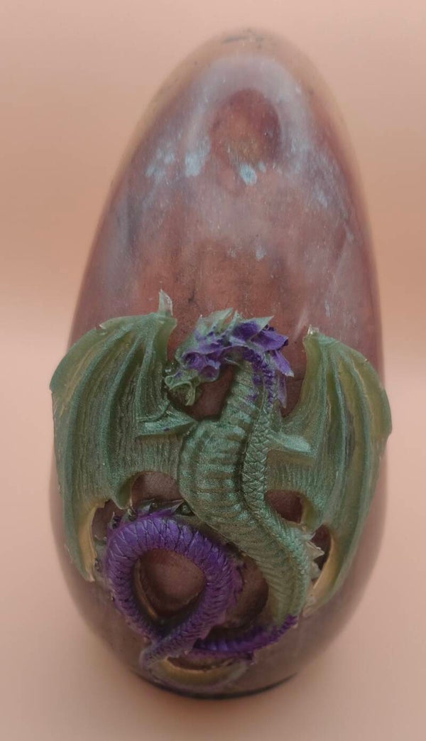 Moon candle holder with dragon