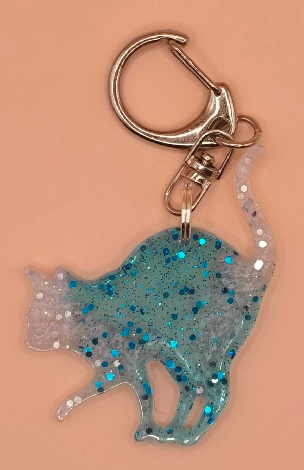 Cat keyring walking blue/white