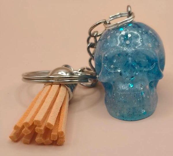 Skull keyring blue/white/orange