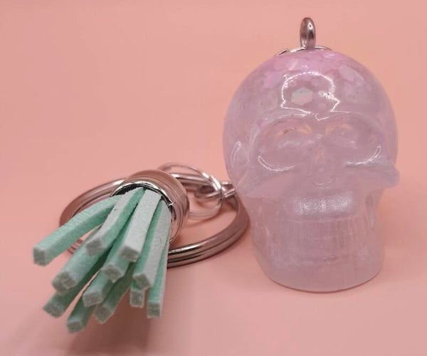 Skull keyring white/glitter/light green