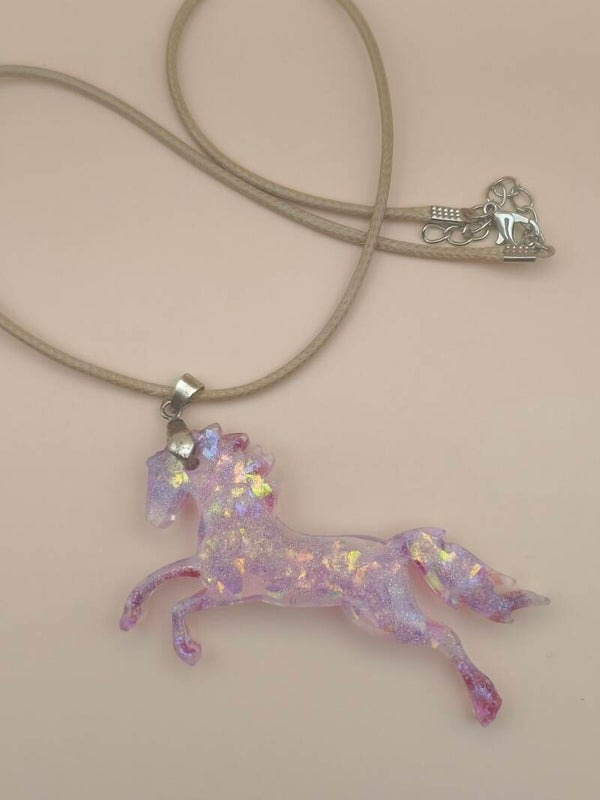 Horse necklace pink