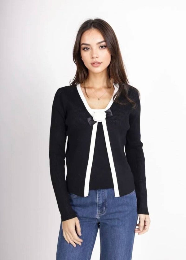 Pull noire et blanc