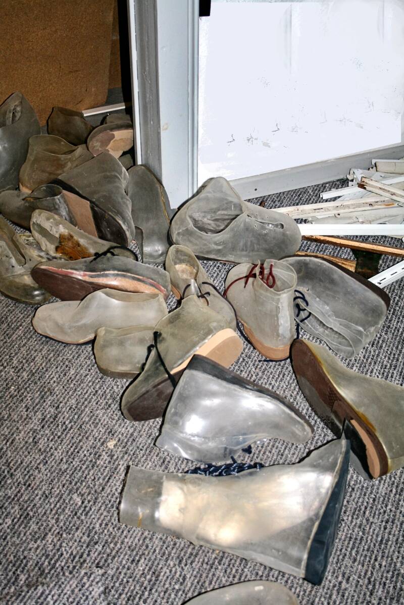 das sind die Probeschuhe der Kunden, welche die Krankenkassen nicht mehr bezahlen wollten.n